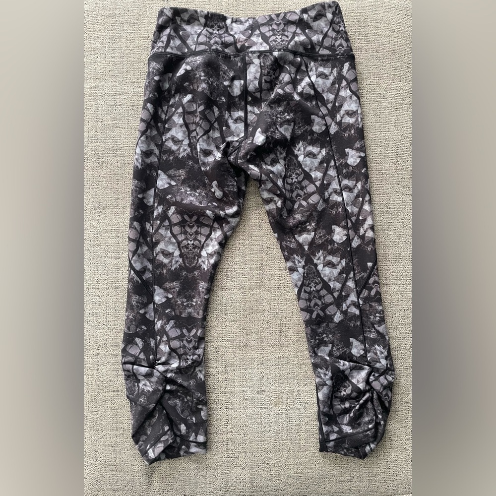 CALIA by Carrie Underwood Women’s Gray Patterned Leggings - Picture 5 of 10